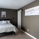 One Bedroom Condo Near Whyte Ave Close To University