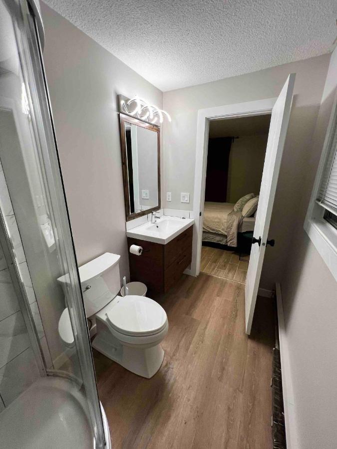 Apartment One Bedroom Near Whyte Ave Close To *
