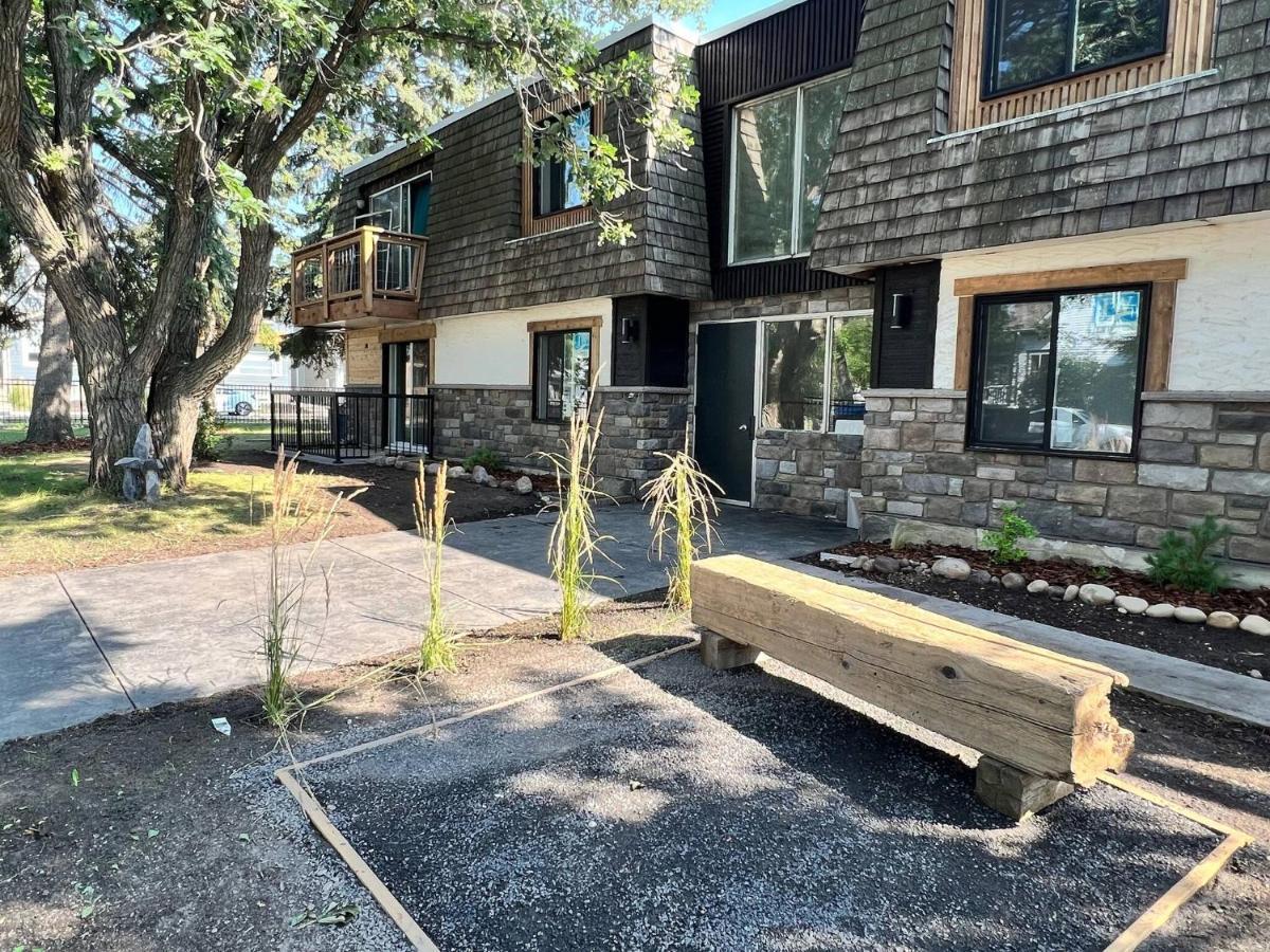 One Bedroom Near Whyte Ave Close To Edmonton