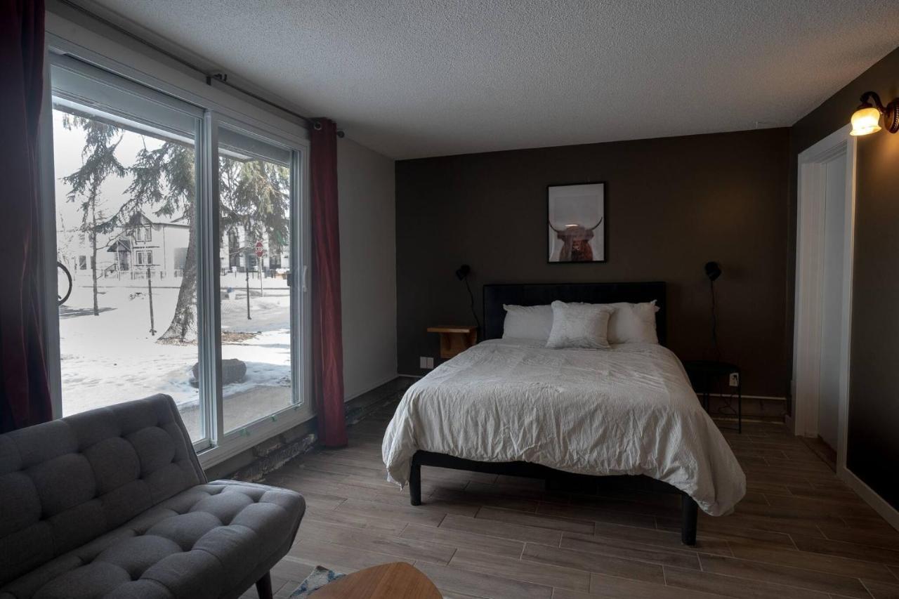 Apartment One Bedroom Near Whyte Ave Close To *