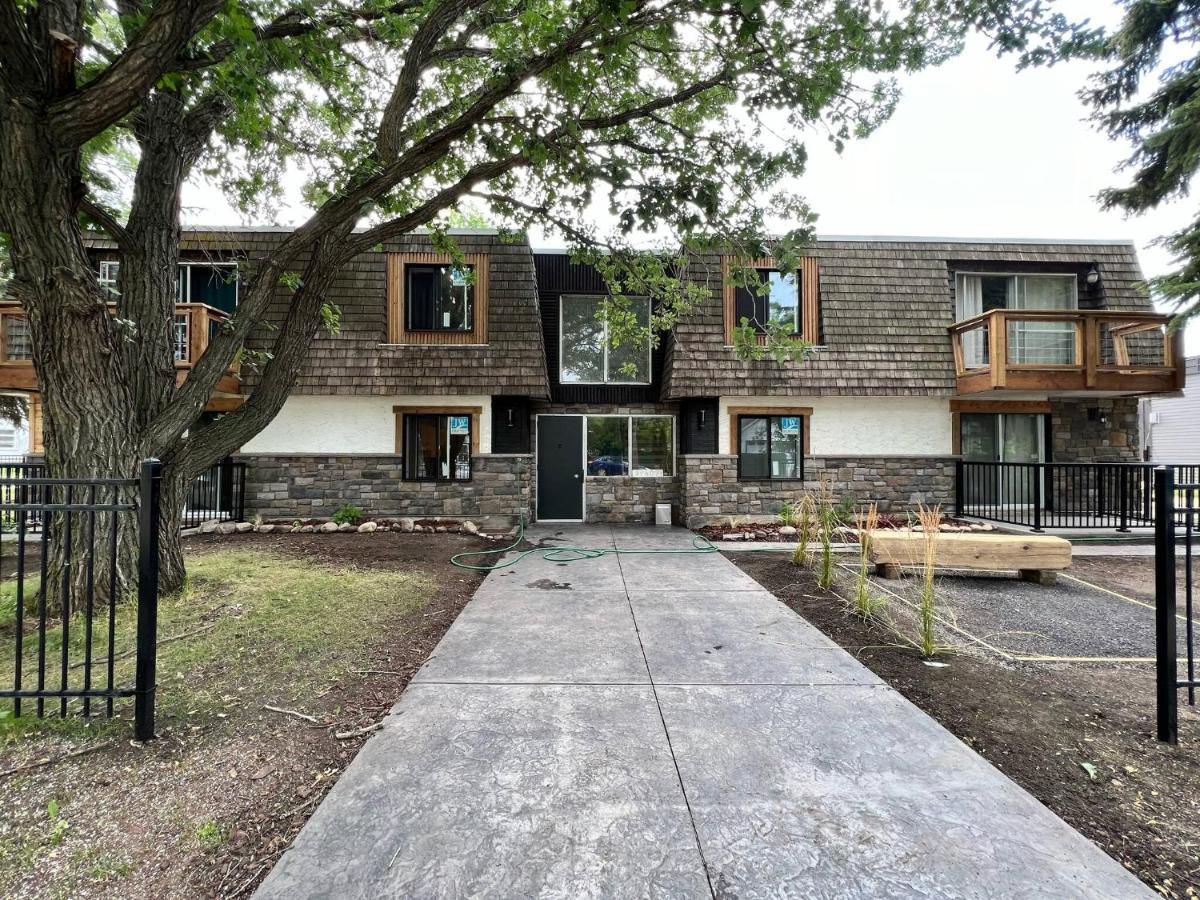 Apartment One Bedroom Near Whyte Ave Close To Edmonton