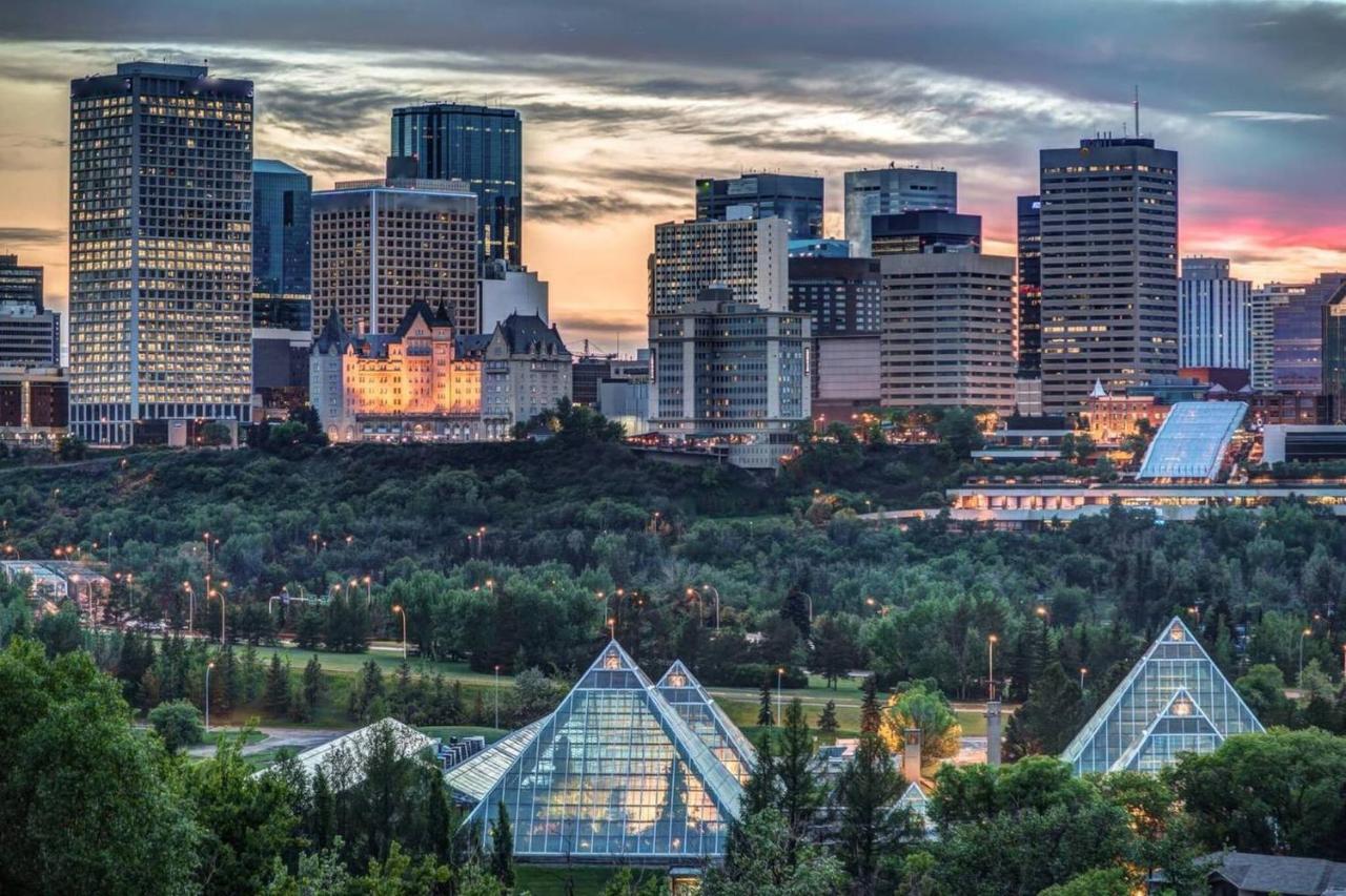One Bedroom Near Whyte Ave Close To Edmonton